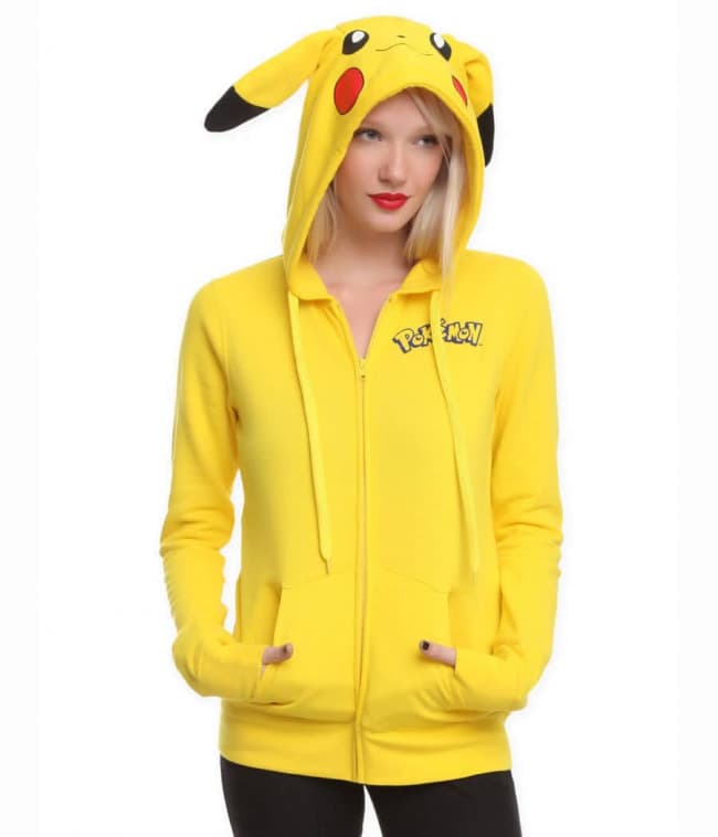 bluza pikachu pull&bear